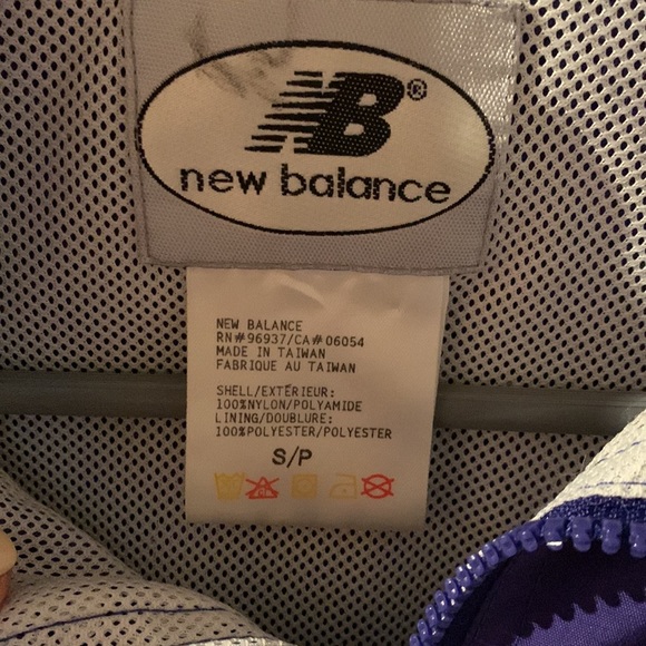 New Balance Vintage Windbreaker - Picture 2 of 4